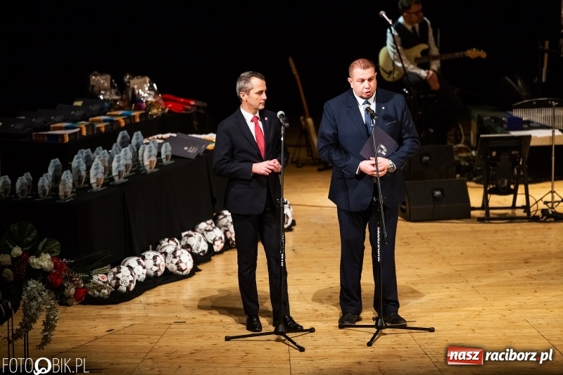 Zdjęcie w galerii na portalu naszraciborz.pl: Nagrody Starosty i Prezydenta dla sportowców, czyli XII Raciborska Gala Sportu w RCK wiadomości z regionu