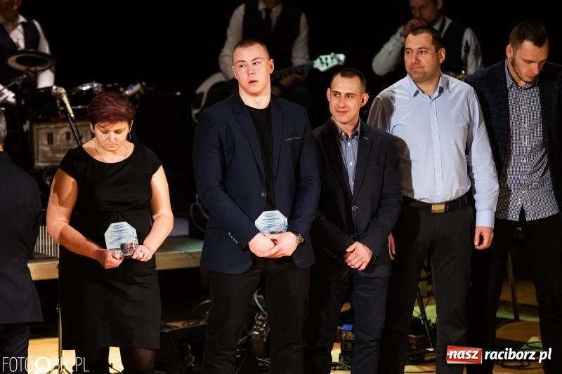 Zdjęcie w galerii na portalu naszraciborz.pl: Nagrody Starosty i Prezydenta dla sportowców, czyli XII Raciborska Gala Sportu w RCK wiadomości z regionu