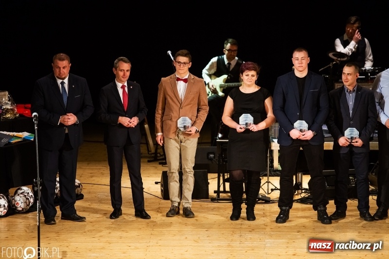 Zdjęcie w galerii na portalu naszraciborz.pl: Nagrody Starosty i Prezydenta dla sportowców, czyli XII Raciborska Gala Sportu w RCK wiadomości z regionu