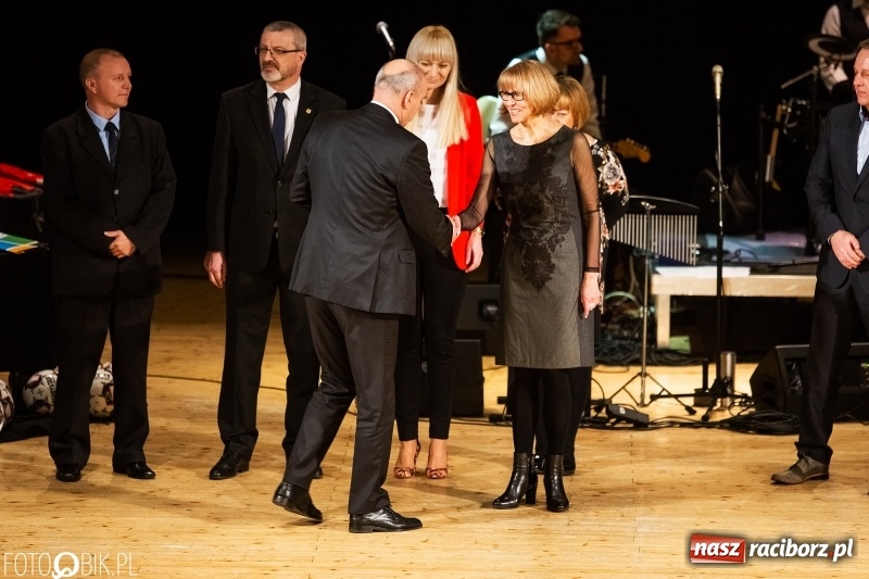 Zdjęcie w galerii na portalu naszraciborz.pl: Nagrody Starosty i Prezydenta dla sportowców, czyli XII Raciborska Gala Sportu w RCK wiadomości z regionu