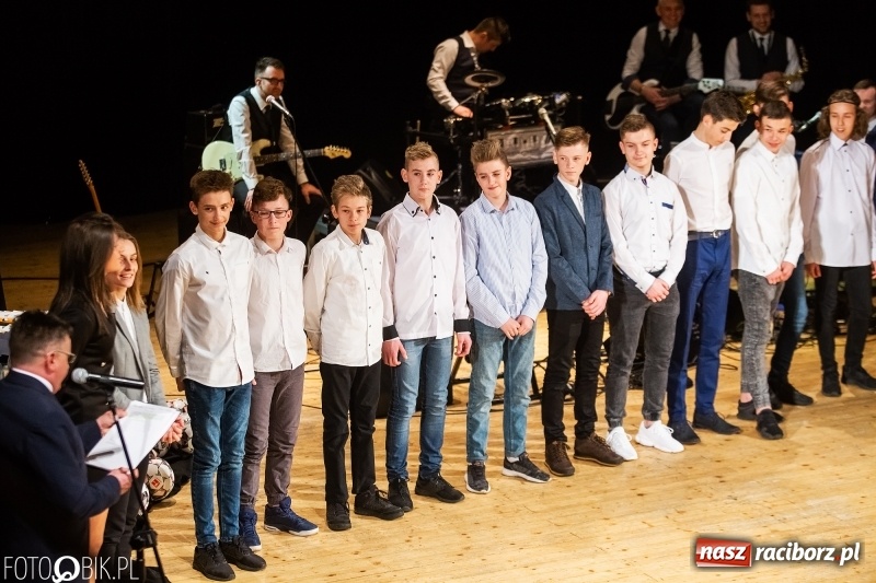 Zdjęcie w galerii na portalu naszraciborz.pl: Nagrody Starosty i Prezydenta dla sportowców, czyli XII Raciborska Gala Sportu w RCK wiadomości z regionu