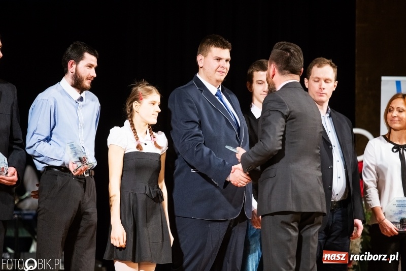 Zdjęcie w galerii na portalu naszraciborz.pl: Nagrody Starosty i Prezydenta dla sportowców, czyli XII Raciborska Gala Sportu w RCK wiadomości z regionu