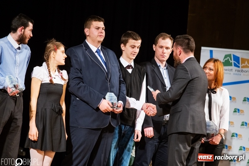 Zdjęcie w galerii na portalu naszraciborz.pl: Nagrody Starosty i Prezydenta dla sportowców, czyli XII Raciborska Gala Sportu w RCK wiadomości z regionu