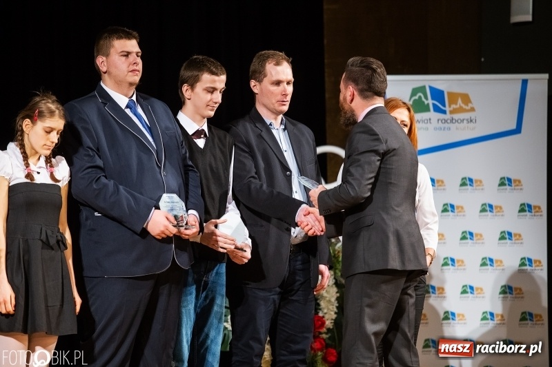 Zdjęcie w galerii na portalu naszraciborz.pl: Nagrody Starosty i Prezydenta dla sportowców, czyli XII Raciborska Gala Sportu w RCK wiadomości z regionu