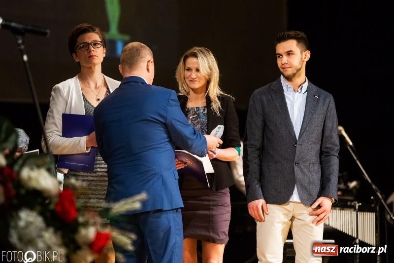 Zdjęcie w galerii na portalu naszraciborz.pl: Nagrody Starosty i Prezydenta dla sportowców, czyli XII Raciborska Gala Sportu w RCK wiadomości z regionu