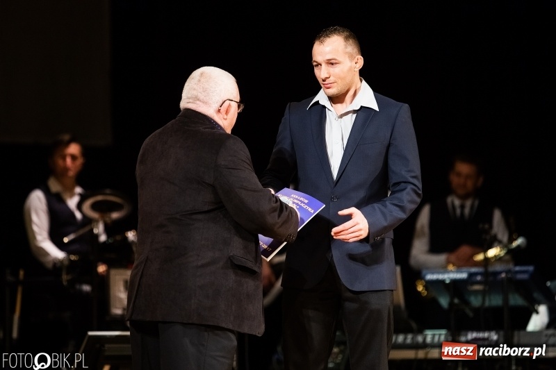Zdjęcie w galerii na portalu naszraciborz.pl: Nagrody Starosty i Prezydenta dla sportowców, czyli XII Raciborska Gala Sportu w RCK wiadomości z regionu
