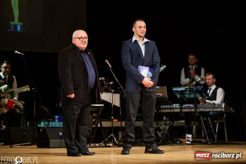 Zdjęcie w galerii na portalu naszraciborz.pl: Nagrody Starosty i Prezydenta dla sportowców, czyli XII Raciborska Gala Sportu w RCK wiadomości z regionu