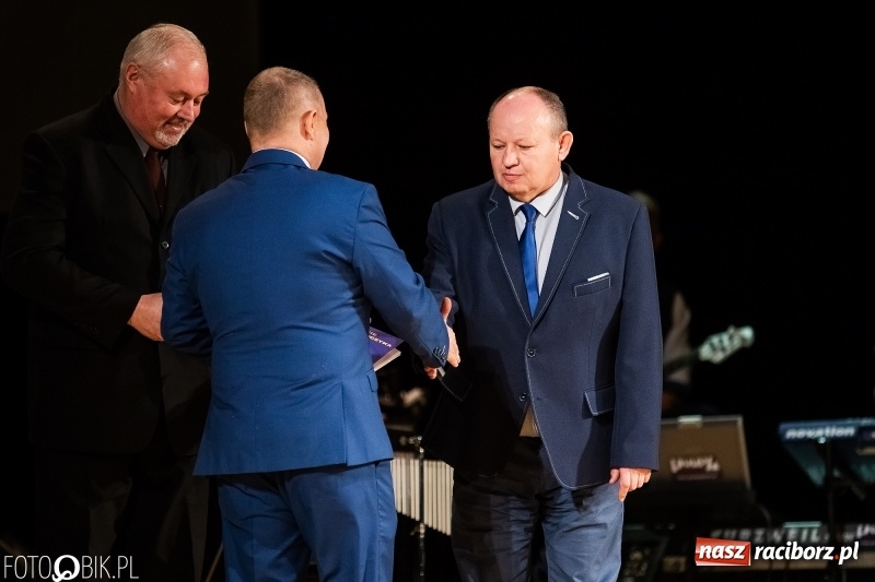 Zdjęcie w galerii na portalu naszraciborz.pl: Nagrody Starosty i Prezydenta dla sportowców, czyli XII Raciborska Gala Sportu w RCK wiadomości z regionu