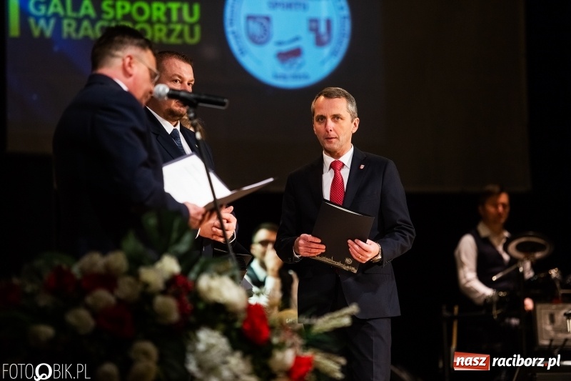 Zdjęcie w galerii na portalu naszraciborz.pl: Nagrody Starosty i Prezydenta dla sportowców, czyli XII Raciborska Gala Sportu w RCK wiadomości z regionu