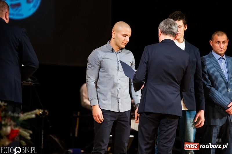 Zdjęcie w galerii na portalu naszraciborz.pl: Nagrody Starosty i Prezydenta dla sportowców, czyli XII Raciborska Gala Sportu w RCK wiadomości z regionu