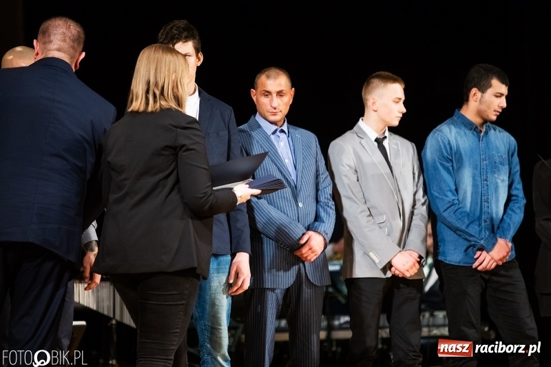 Zdjęcie w galerii na portalu naszraciborz.pl: Nagrody Starosty i Prezydenta dla sportowców, czyli XII Raciborska Gala Sportu w RCK wiadomości z regionu