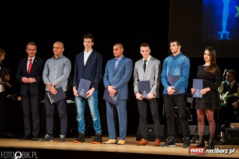 Zdjęcie w galerii na portalu naszraciborz.pl: Nagrody Starosty i Prezydenta dla sportowców, czyli XII Raciborska Gala Sportu w RCK wiadomości z regionu