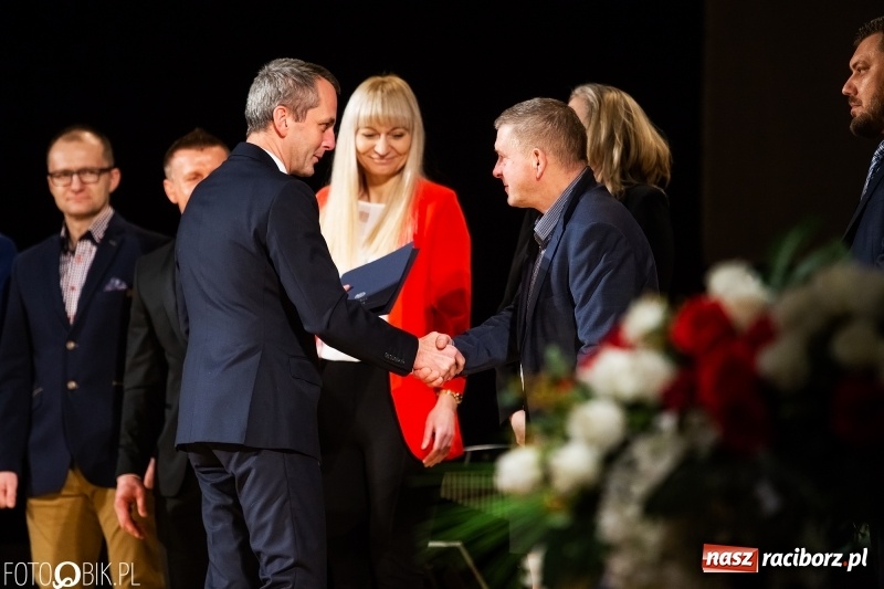 Zdjęcie w galerii na portalu naszraciborz.pl: Nagrody Starosty i Prezydenta dla sportowców, czyli XII Raciborska Gala Sportu w RCK wiadomości z regionu