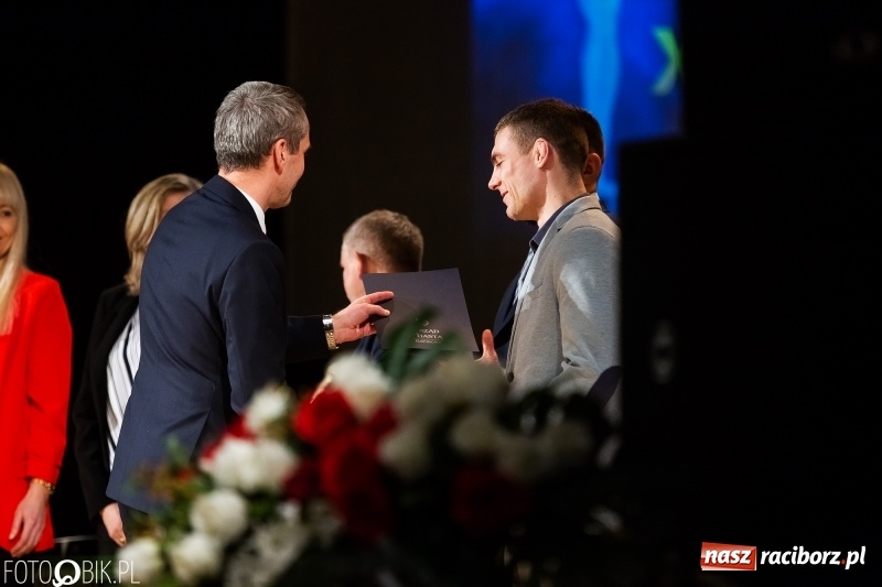 Zdjęcie w galerii na portalu naszraciborz.pl: Nagrody Starosty i Prezydenta dla sportowców, czyli XII Raciborska Gala Sportu w RCK wiadomości z regionu