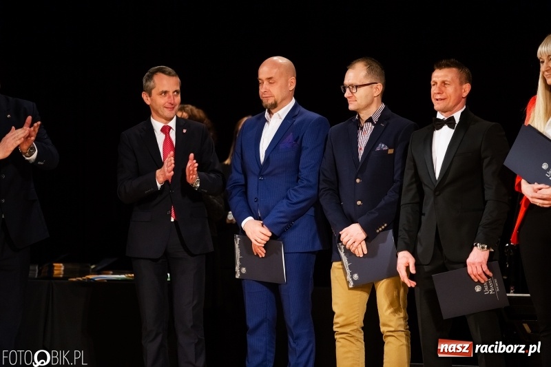 Zdjęcie w galerii na portalu naszraciborz.pl: Nagrody Starosty i Prezydenta dla sportowców, czyli XII Raciborska Gala Sportu w RCK wiadomości z regionu