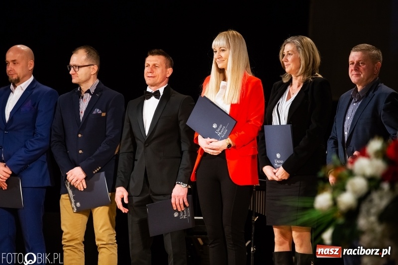 Zdjęcie w galerii na portalu naszraciborz.pl: Nagrody Starosty i Prezydenta dla sportowców, czyli XII Raciborska Gala Sportu w RCK wiadomości z regionu