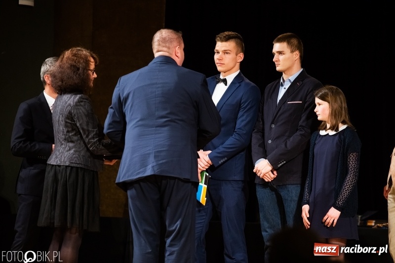Zdjęcie w galerii na portalu naszraciborz.pl: Nagrody Starosty i Prezydenta dla sportowców, czyli XII Raciborska Gala Sportu w RCK wiadomości z regionu