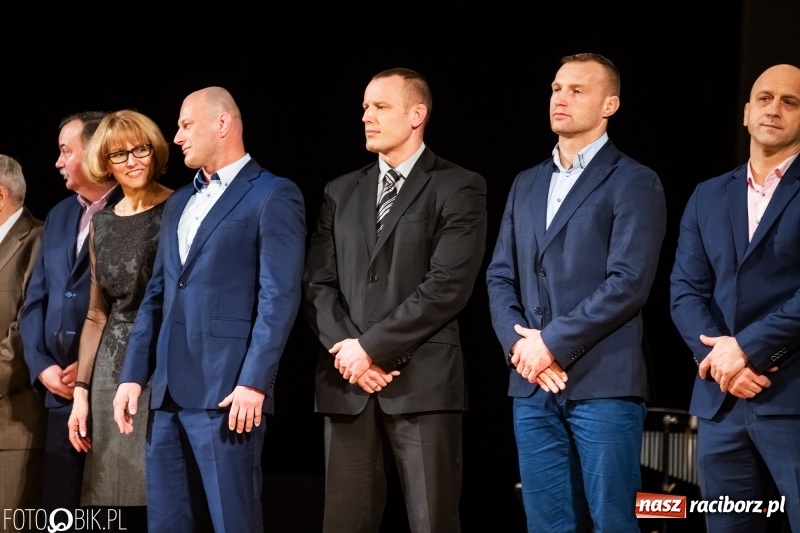 Zdjęcie w galerii na portalu naszraciborz.pl: Nagrody Starosty i Prezydenta dla sportowców, czyli XII Raciborska Gala Sportu w RCK wiadomości z regionu