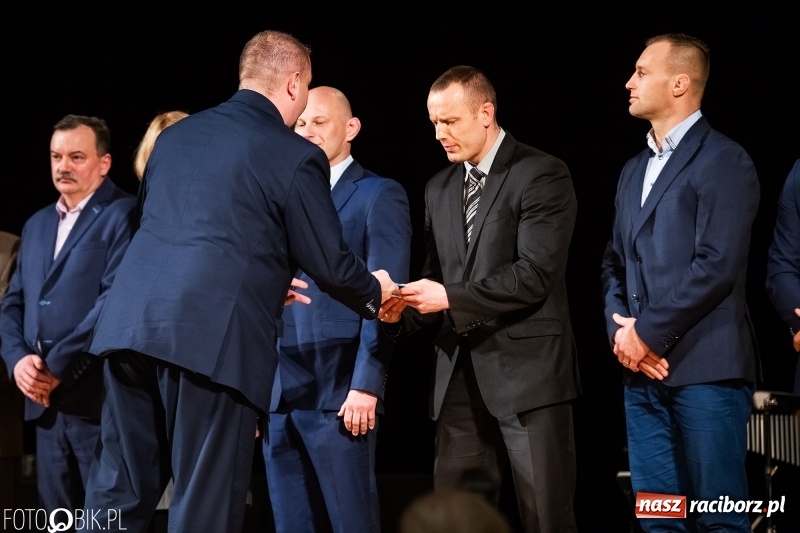 Zdjęcie w galerii na portalu naszraciborz.pl: Nagrody Starosty i Prezydenta dla sportowców, czyli XII Raciborska Gala Sportu w RCK wiadomości z regionu