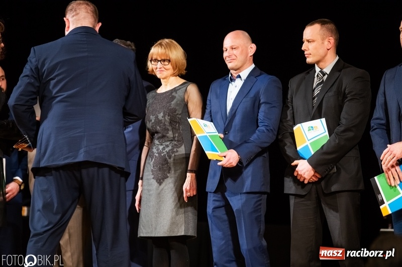 Zdjęcie w galerii na portalu naszraciborz.pl: Nagrody Starosty i Prezydenta dla sportowców, czyli XII Raciborska Gala Sportu w RCK wiadomości z regionu