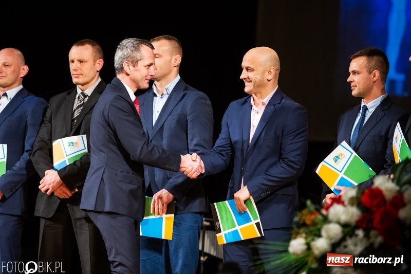 Zdjęcie w galerii na portalu naszraciborz.pl: Nagrody Starosty i Prezydenta dla sportowców, czyli XII Raciborska Gala Sportu w RCK wiadomości z regionu