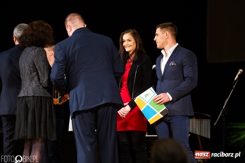 Zdjęcie w galerii na portalu naszraciborz.pl: Nagrody Starosty i Prezydenta dla sportowców, czyli XII Raciborska Gala Sportu w RCK wiadomości z regionu