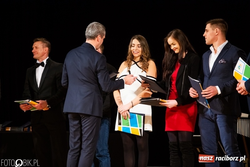 Zdjęcie w galerii na portalu naszraciborz.pl: Nagrody Starosty i Prezydenta dla sportowców, czyli XII Raciborska Gala Sportu w RCK wiadomości z regionu