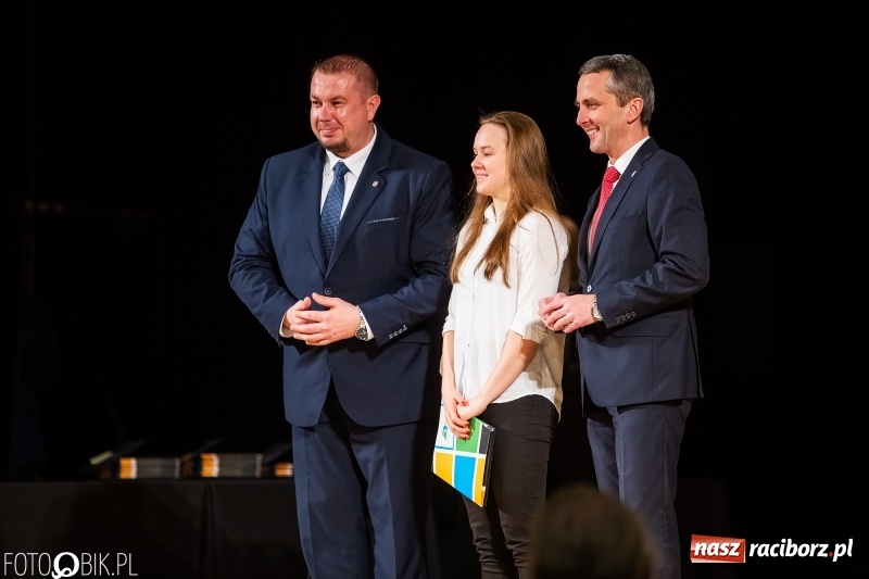 Zdjęcie w galerii na portalu naszraciborz.pl: Nagrody Starosty i Prezydenta dla sportowców, czyli XII Raciborska Gala Sportu w RCK wiadomości z regionu