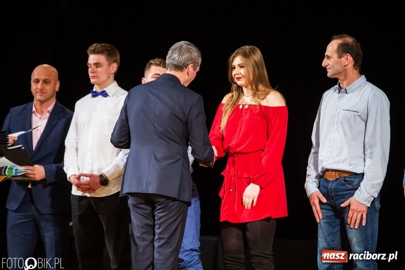 Zdjęcie w galerii na portalu naszraciborz.pl: Nagrody Starosty i Prezydenta dla sportowców, czyli XII Raciborska Gala Sportu w RCK wiadomości z regionu