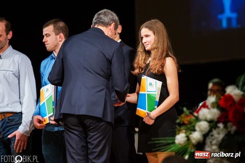 Zdjęcie w galerii na portalu naszraciborz.pl: Nagrody Starosty i Prezydenta dla sportowców, czyli XII Raciborska Gala Sportu w RCK wiadomości z regionu
