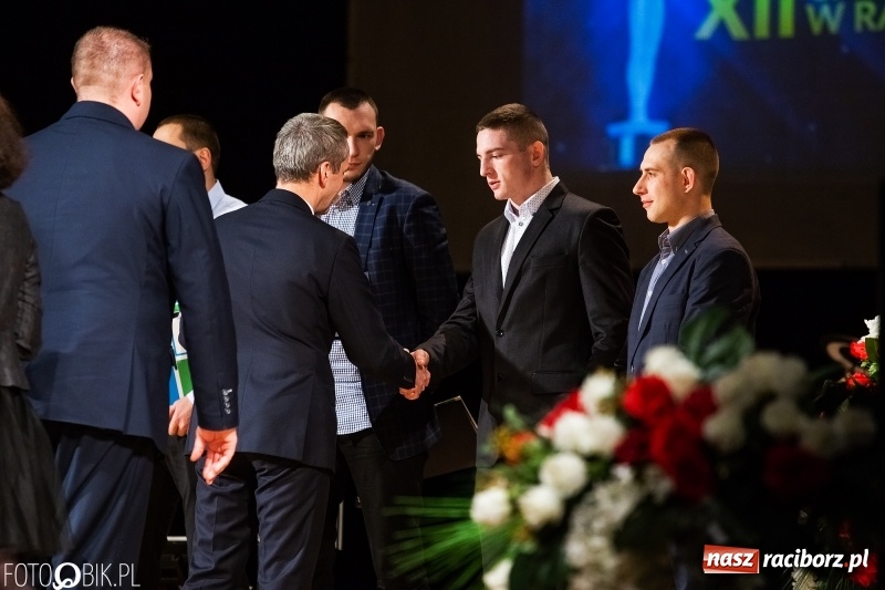 Zdjęcie w galerii na portalu naszraciborz.pl: Nagrody Starosty i Prezydenta dla sportowców, czyli XII Raciborska Gala Sportu w RCK wiadomości z regionu
