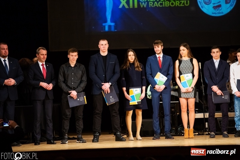 Zdjęcie w galerii na portalu naszraciborz.pl: Nagrody Starosty i Prezydenta dla sportowców, czyli XII Raciborska Gala Sportu w RCK wiadomości z regionu