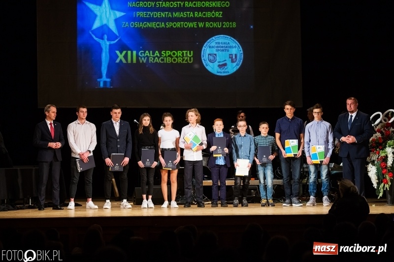 Zdjęcie w galerii na portalu naszraciborz.pl: Nagrody Starosty i Prezydenta dla sportowców, czyli XII Raciborska Gala Sportu w RCK wiadomości z regionu