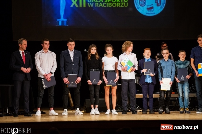 Zdjęcie w galerii na portalu naszraciborz.pl: Nagrody Starosty i Prezydenta dla sportowców, czyli XII Raciborska Gala Sportu w RCK wiadomości z regionu