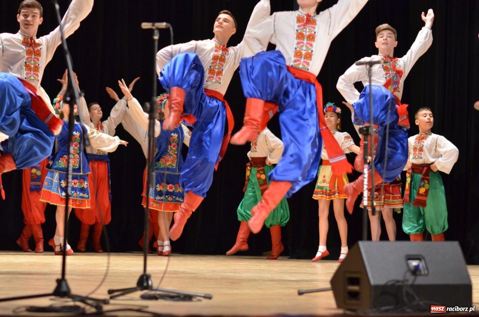 Zdjęcie w galerii na portalu naszraciborz.pl: Triumf  sztuki. Koncert  zespołu Barwinok z Winnicy w RCK wiadomości z regionu