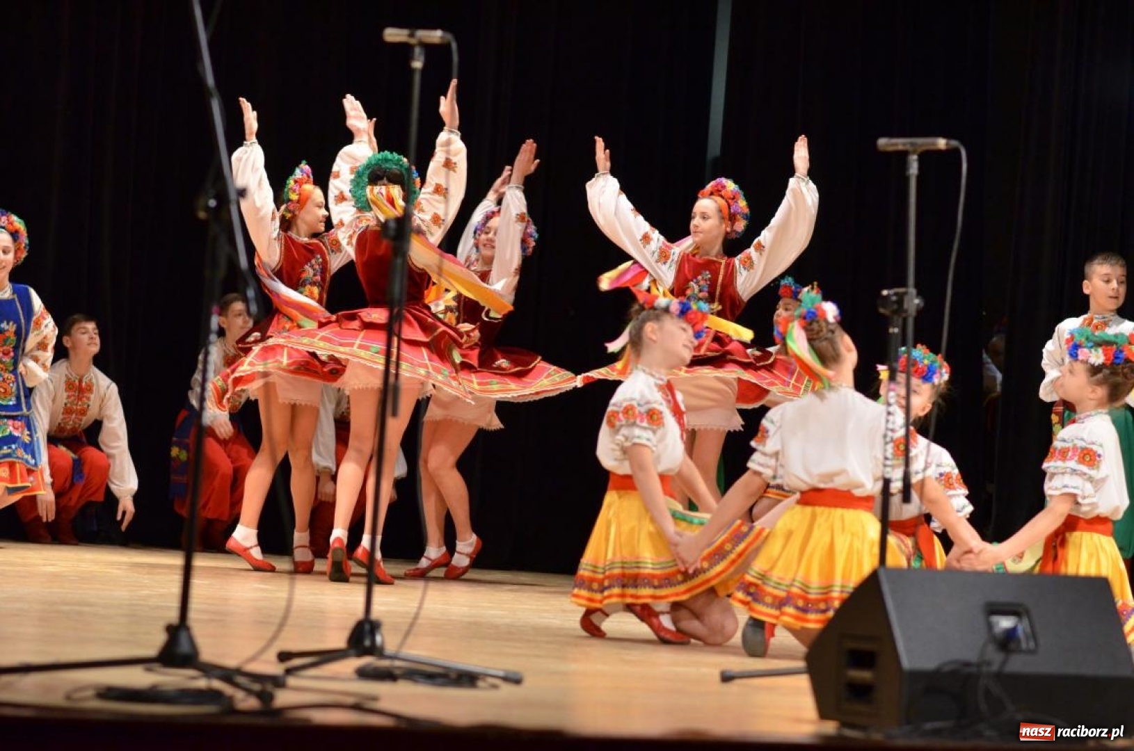 Zdjęcie w galerii na portalu naszraciborz.pl: Triumf  sztuki. Koncert  zespołu Barwinok z Winnicy w RCK wiadomości z regionu