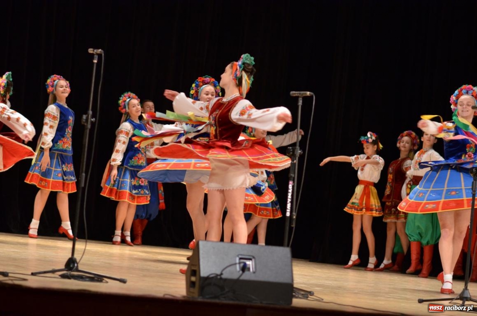 Zdjęcie w galerii na portalu naszraciborz.pl: Triumf  sztuki. Koncert  zespołu Barwinok z Winnicy w RCK wiadomości z regionu