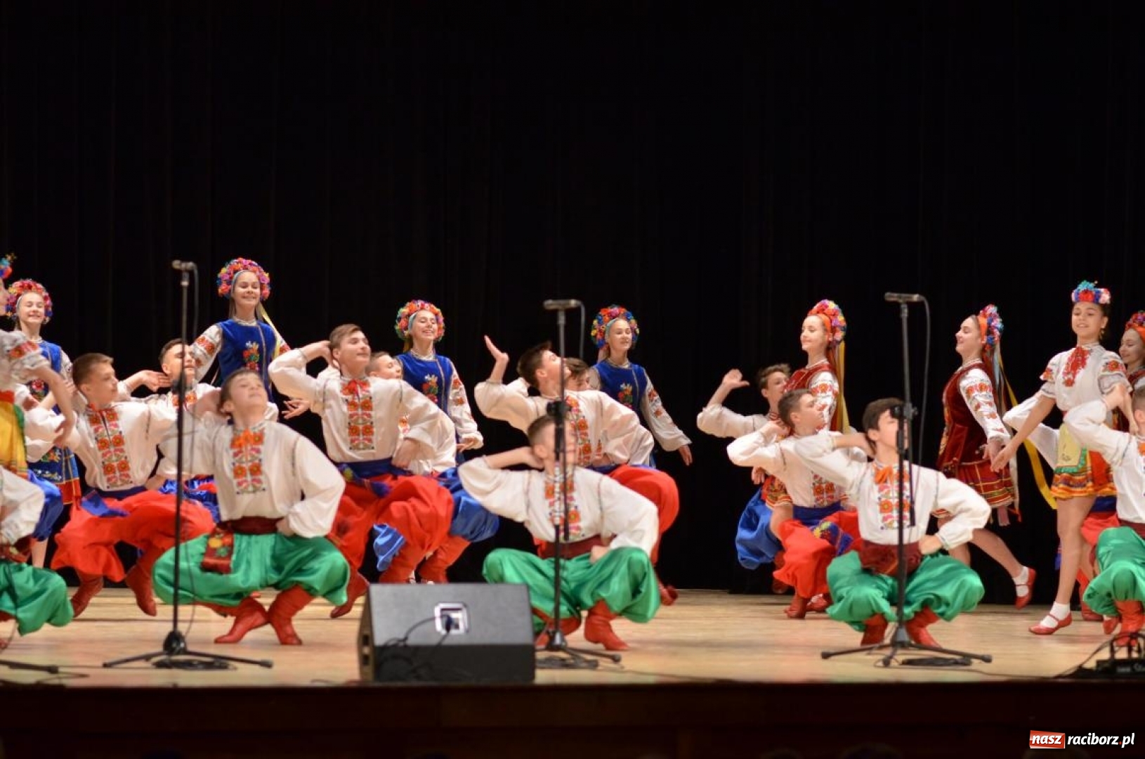 Zdjęcie w galerii na portalu naszraciborz.pl: Triumf  sztuki. Koncert  zespołu Barwinok z Winnicy w RCK wiadomości z regionu