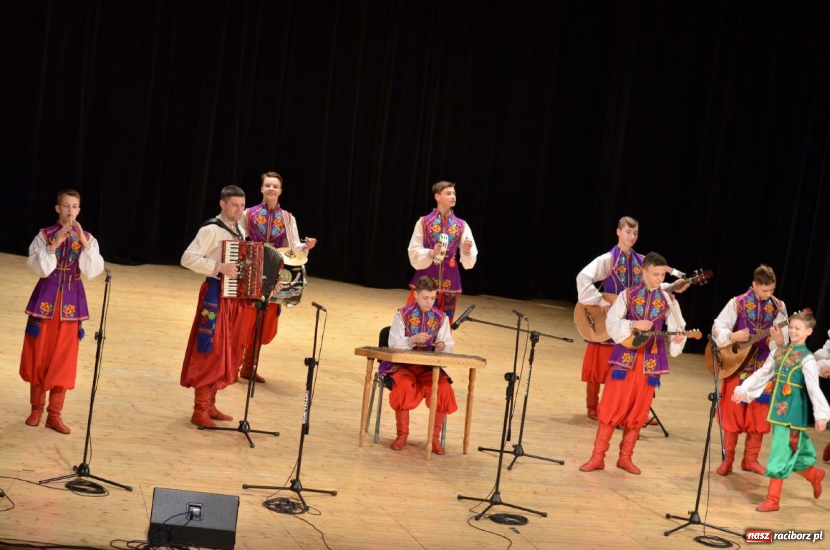 Zdjęcie w galerii na portalu naszraciborz.pl: Triumf  sztuki. Koncert  zespołu Barwinok z Winnicy w RCK wiadomości z regionu