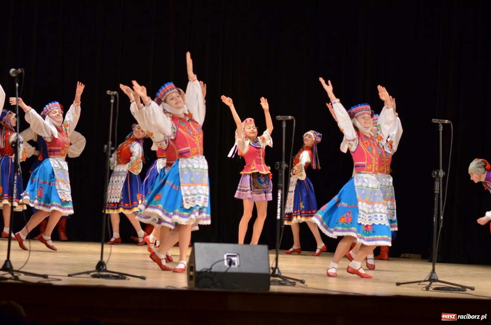 Zdjęcie w galerii na portalu naszraciborz.pl: Triumf  sztuki. Koncert  zespołu Barwinok z Winnicy w RCK wiadomości z regionu