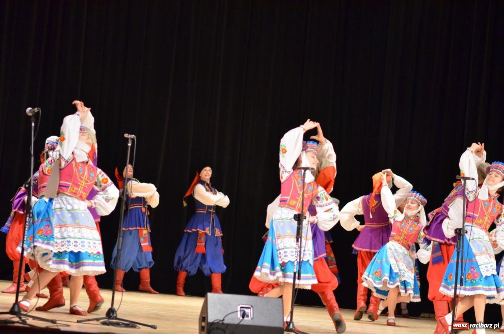 Zdjęcie w galerii na portalu naszraciborz.pl: Triumf  sztuki. Koncert  zespołu Barwinok z Winnicy w RCK wiadomości z regionu