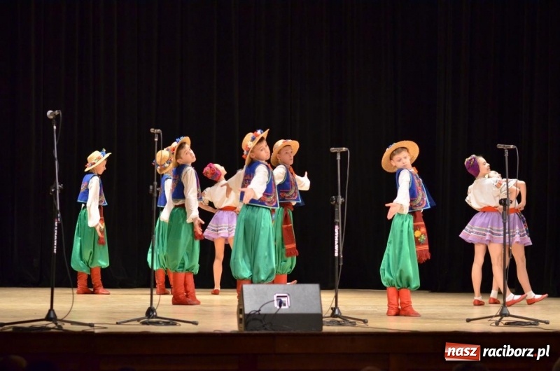 Zdjęcie w galerii na portalu naszraciborz.pl: Triumf  sztuki. Koncert  zespołu Barwinok z Winnicy w RCK wiadomości z regionu