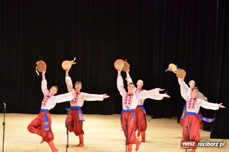 Zdjęcie w galerii na portalu naszraciborz.pl: Triumf  sztuki. Koncert  zespołu Barwinok z Winnicy w RCK wiadomości z regionu