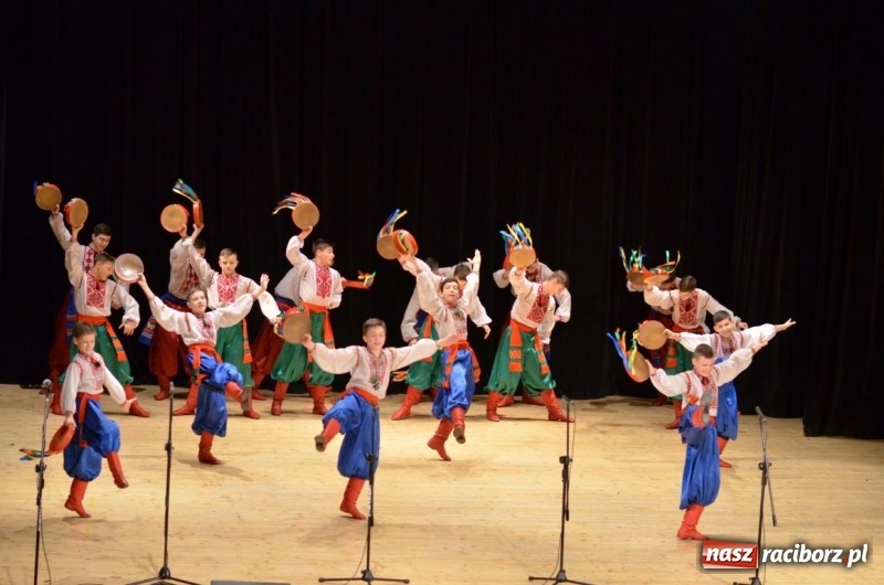 Zdjęcie w galerii na portalu naszraciborz.pl: Triumf  sztuki. Koncert  zespołu Barwinok z Winnicy w RCK wiadomości z regionu