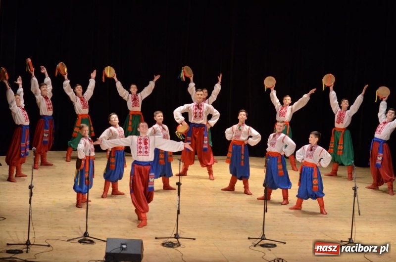 Zdjęcie w galerii na portalu naszraciborz.pl: Triumf  sztuki. Koncert  zespołu Barwinok z Winnicy w RCK wiadomości z regionu