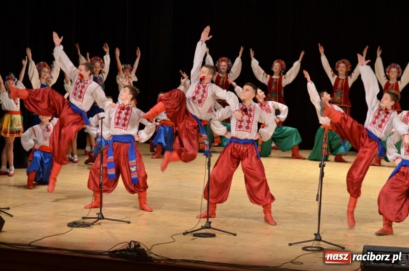 Zdjęcie w galerii na portalu naszraciborz.pl: Triumf  sztuki. Koncert  zespołu Barwinok z Winnicy w RCK wiadomości z regionu