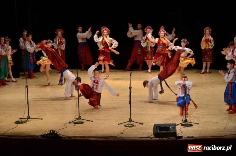 Zdjęcie w galerii na portalu naszraciborz.pl: Triumf  sztuki. Koncert  zespołu Barwinok z Winnicy w RCK wiadomości z regionu