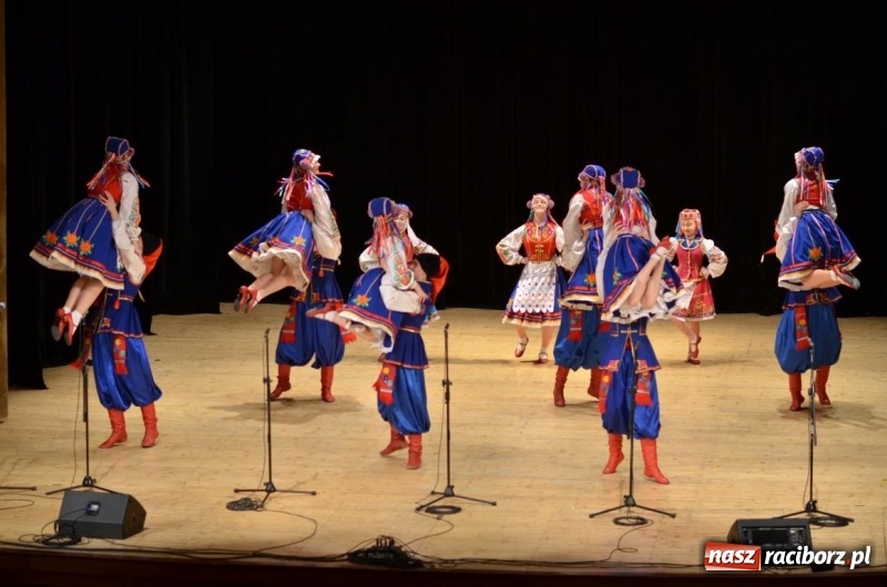 Zdjęcie w galerii na portalu naszraciborz.pl: Triumf  sztuki. Koncert  zespołu Barwinok z Winnicy w RCK wiadomości z regionu