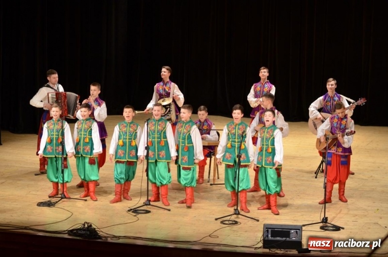 Zdjęcie w galerii na portalu naszraciborz.pl: Triumf  sztuki. Koncert  zespołu Barwinok z Winnicy w RCK wiadomości z regionu