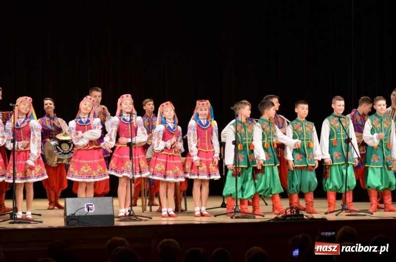 Zdjęcie w galerii na portalu naszraciborz.pl: Triumf  sztuki. Koncert  zespołu Barwinok z Winnicy w RCK wiadomości z regionu